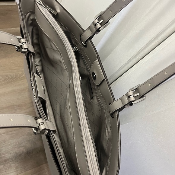 Michael Kors Jet Set Travel Large Commuter Tote - Picture 2 of 5